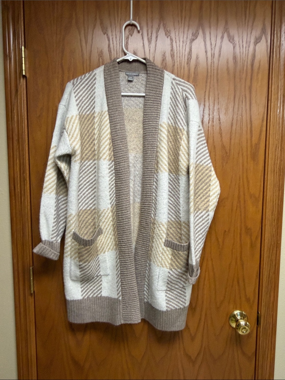 Falls Creek Plaid Open-Front Cardigan in Cream and Tan
